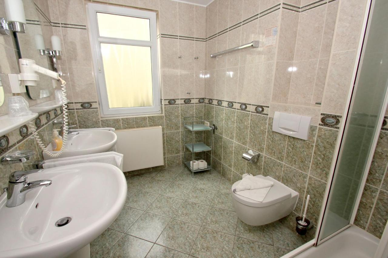 Mit Meerblick Und Balkon, Gratis Nutzung Vom Ahoi Erlebnisbad Und Sauna In Sellin - Meeresblick Fewo 35 Goehren  Exteriör bild